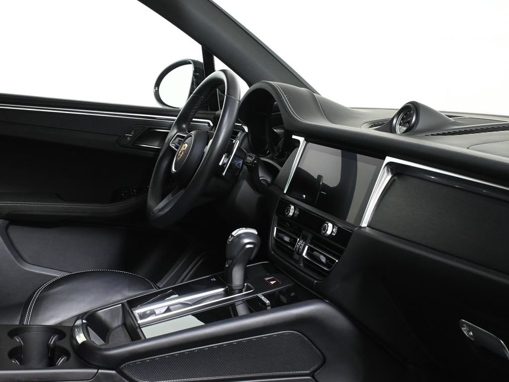 Used 2024 Porsche Macan GTS AWD/4WD image 39