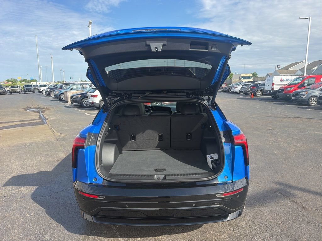 Used 2025 Chevrolet Blazer EV RS FWD image 47