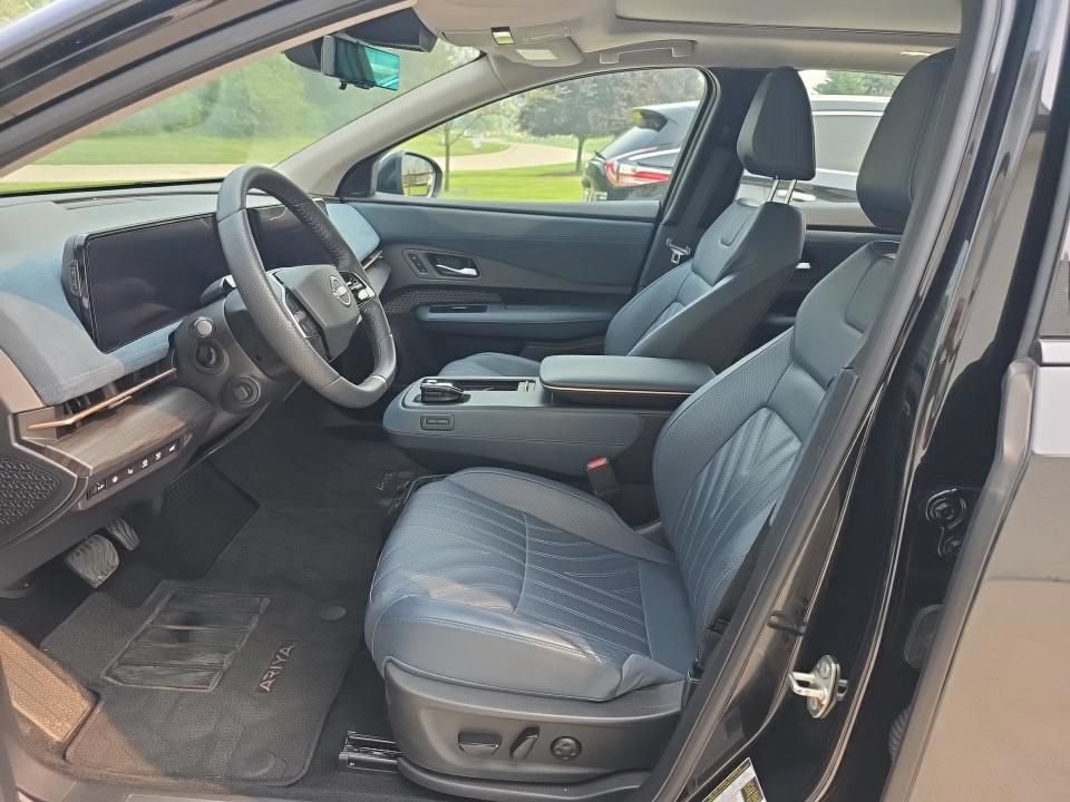 Used 2023 Nissan Ariya AWD/4WD image 8