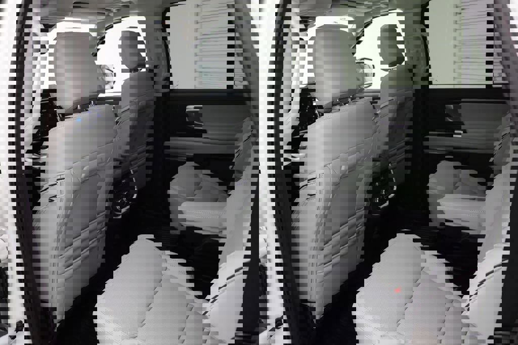 Used 2025 Ford Expedition Max Platinum w/ Platinum Ultimate Package image 12