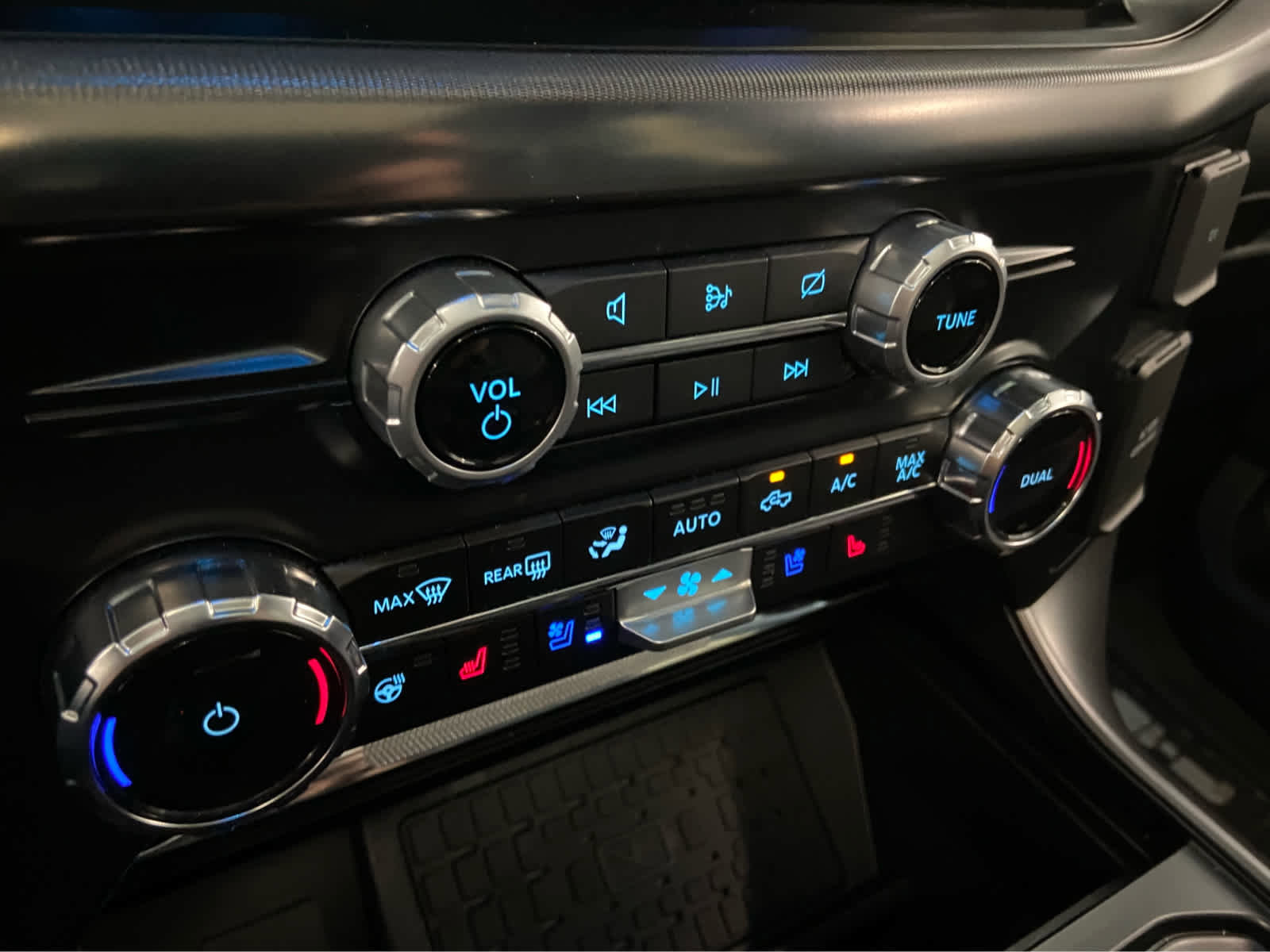 Used 2024 Ford F150 Lariat w/ Bed Utility Package image 45