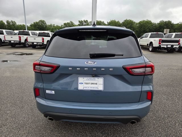 Used 2024 Ford Escape ST-Line w/ Tech Pack #1 FWD image 10