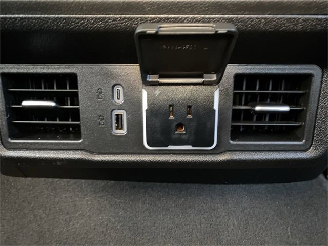 Used 2025 GMC Sierra 1500 SLT image 33