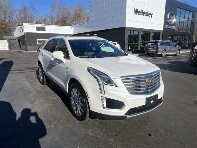 Used 2018 Cadillac XT5 Platinum image 2