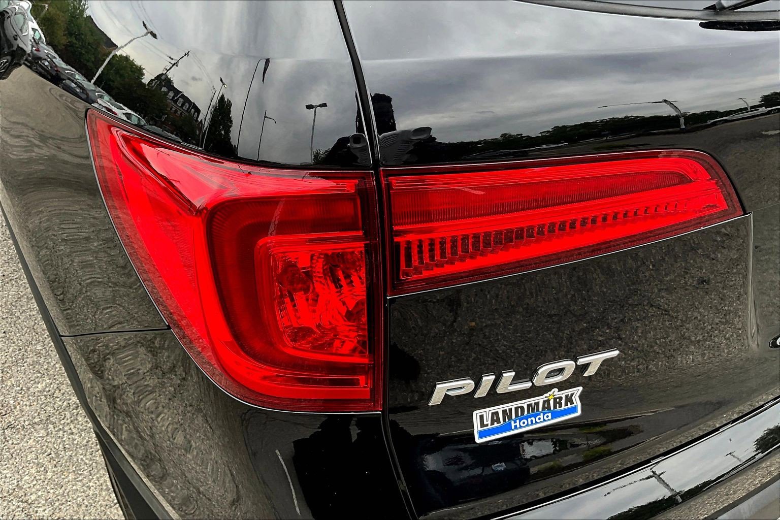 Used 2017 Honda Pilot Touring image 33