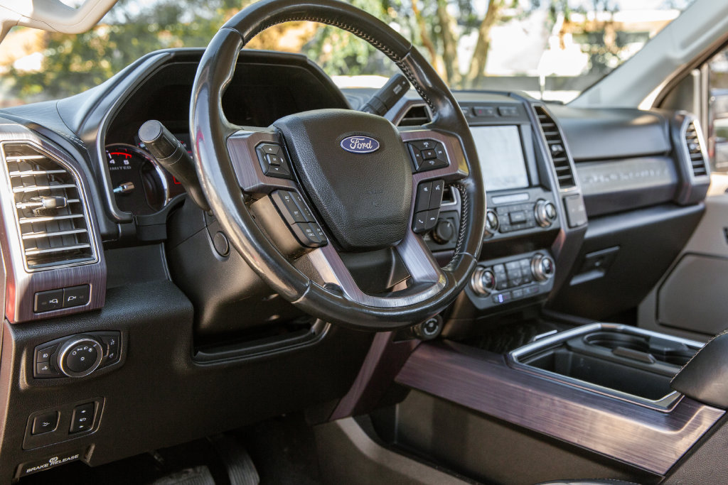 Used 2021 Ford F350 Limited AWD/4WD image 9