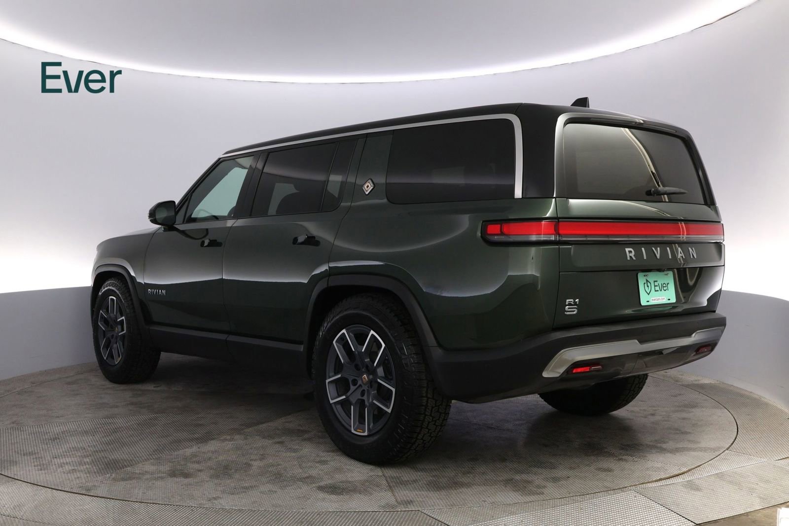 Used 2025 Rivian R1S Adventure image 17
