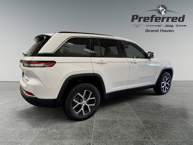 Used 2024 Jeep Grand Cherokee Limited AWD/4WD image 17