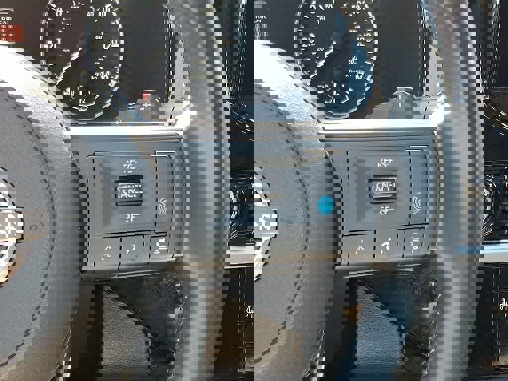 Used 2024 Nissan Pathfinder SV image 22