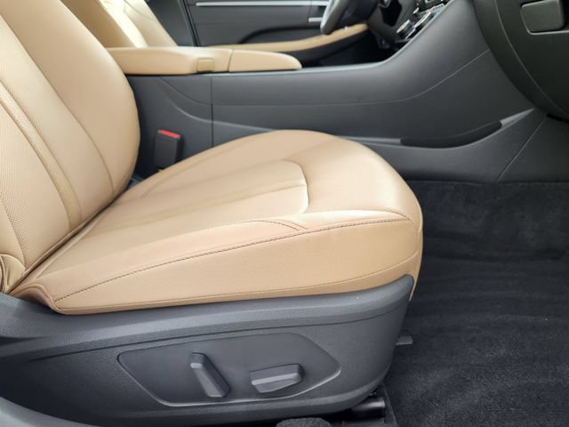 Certified 2025 Hyundai Sonata Limited FWD image 15