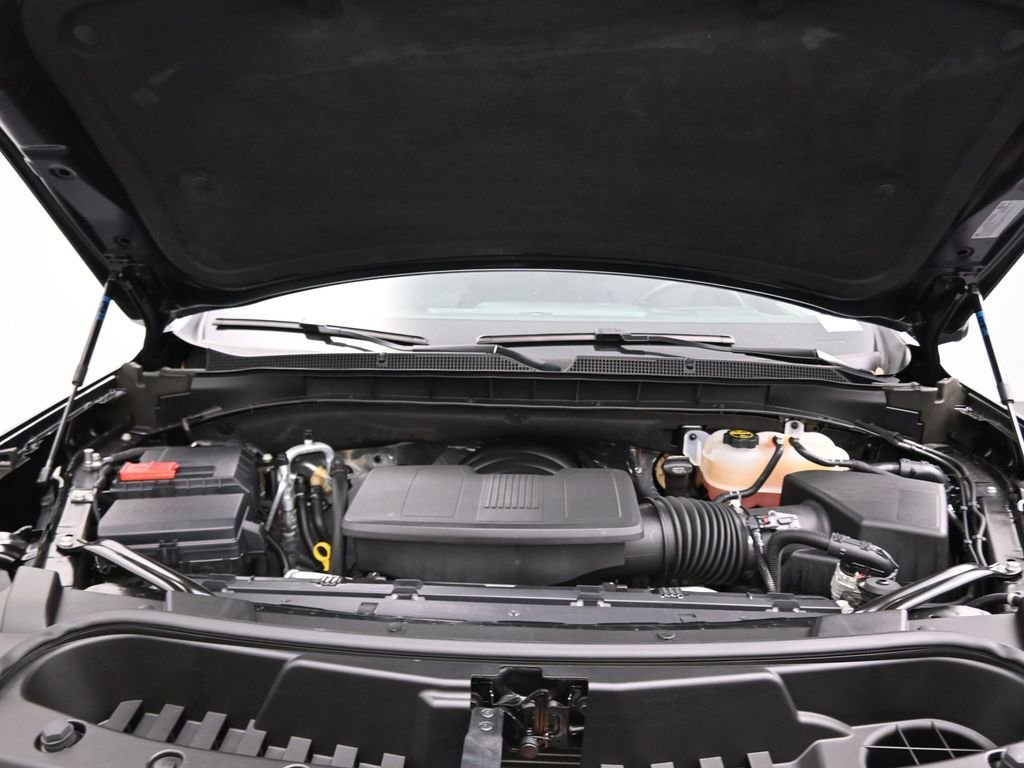 Used 2025 Chevrolet Suburban RST image 17