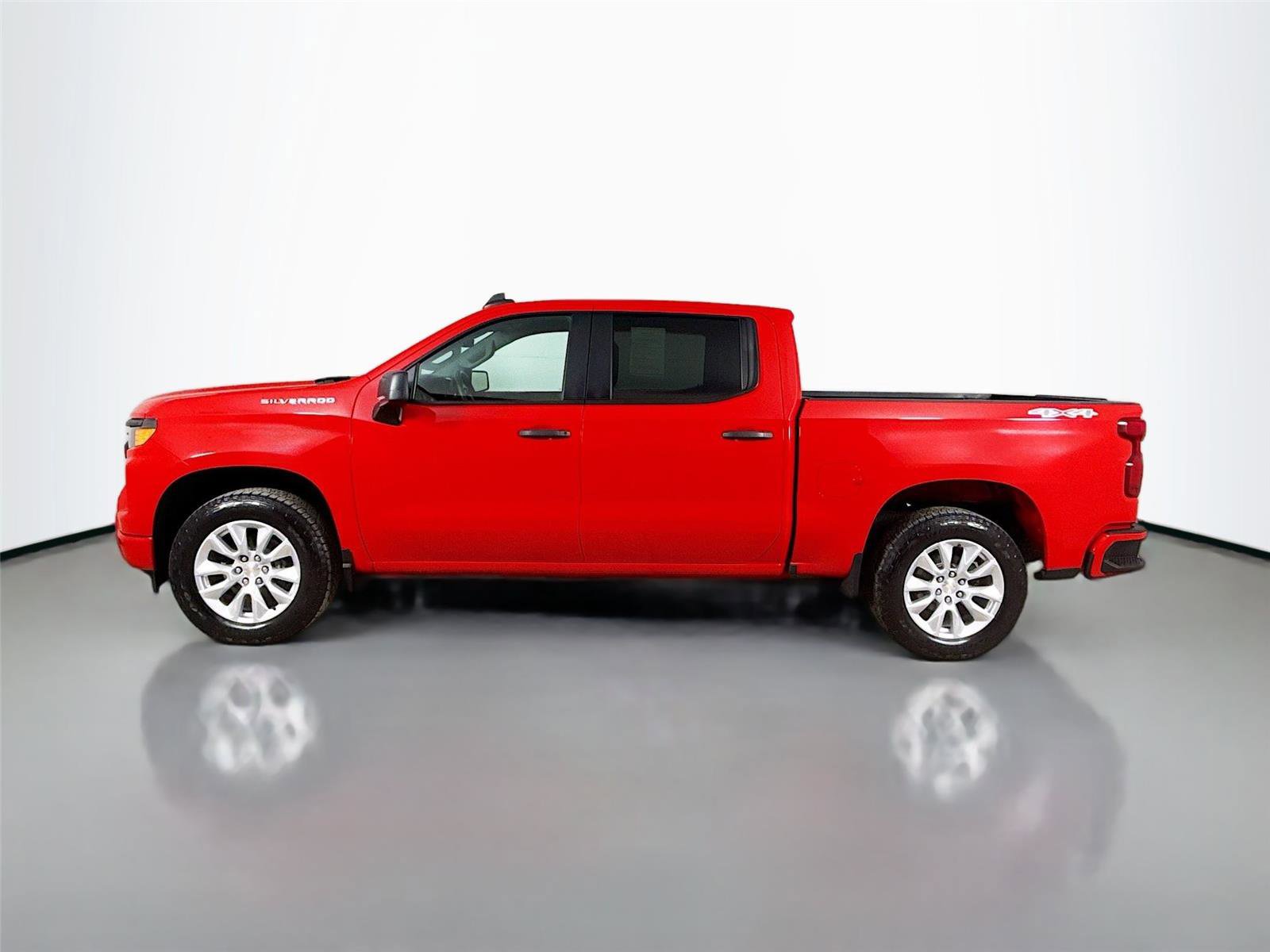 Used 2022 Chevrolet Silverado 1500 Custom image 6