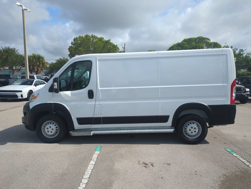 Used 2025 RAM ProMaster 2500 w/ U-Haul Equipment Group FWD image 9