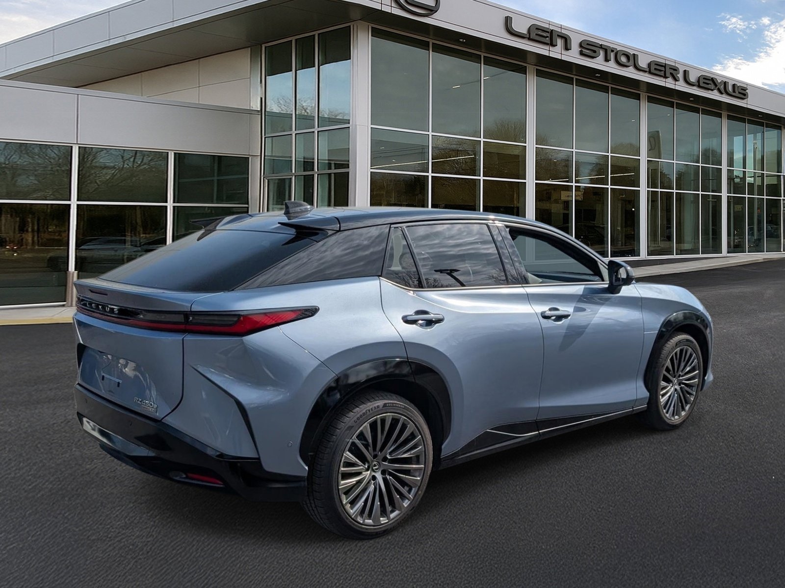 Used 2023 Lexus RZ 450e Premium w/ Accessory Package (Z1) image 3