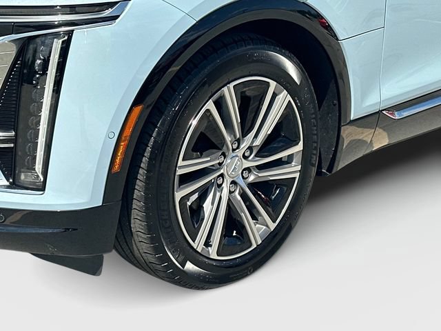 Certified 2024 Cadillac Lyriq Luxury RWD image 29