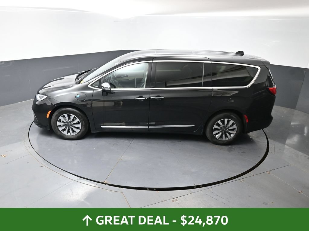 Used 2023 Chrysler Pacifica Limited FWD image 49