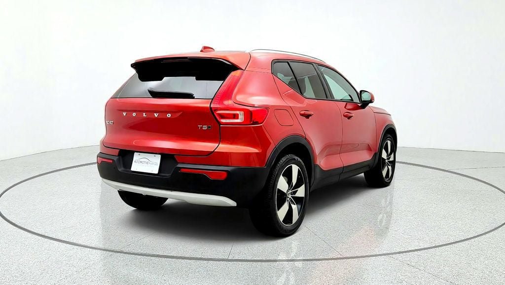 Used 2021 Volvo XC40 T5 Momentum w/ Premium Package AWD/4WD image 5