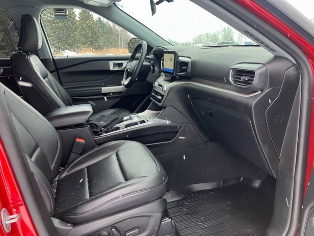 Used 2023 Ford Explorer XLT w/ Equipment Group 202A image 16