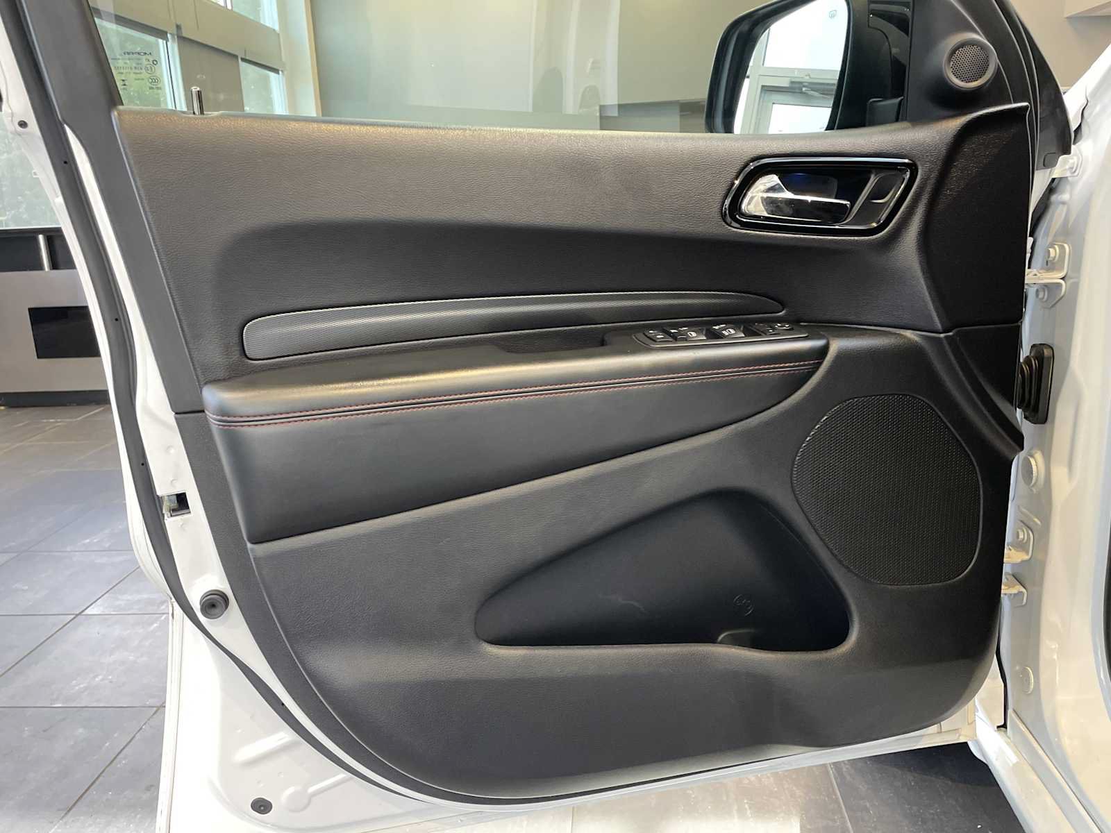 Used 2025 Dodge Durango GT RWD image 14