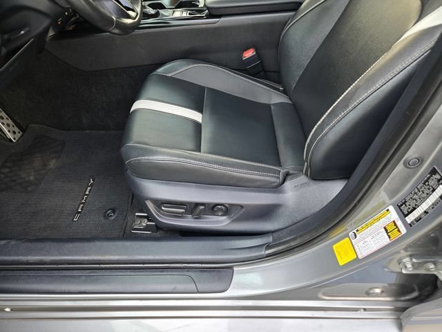 Used 2025 Toyota Camry SE FWD image 19