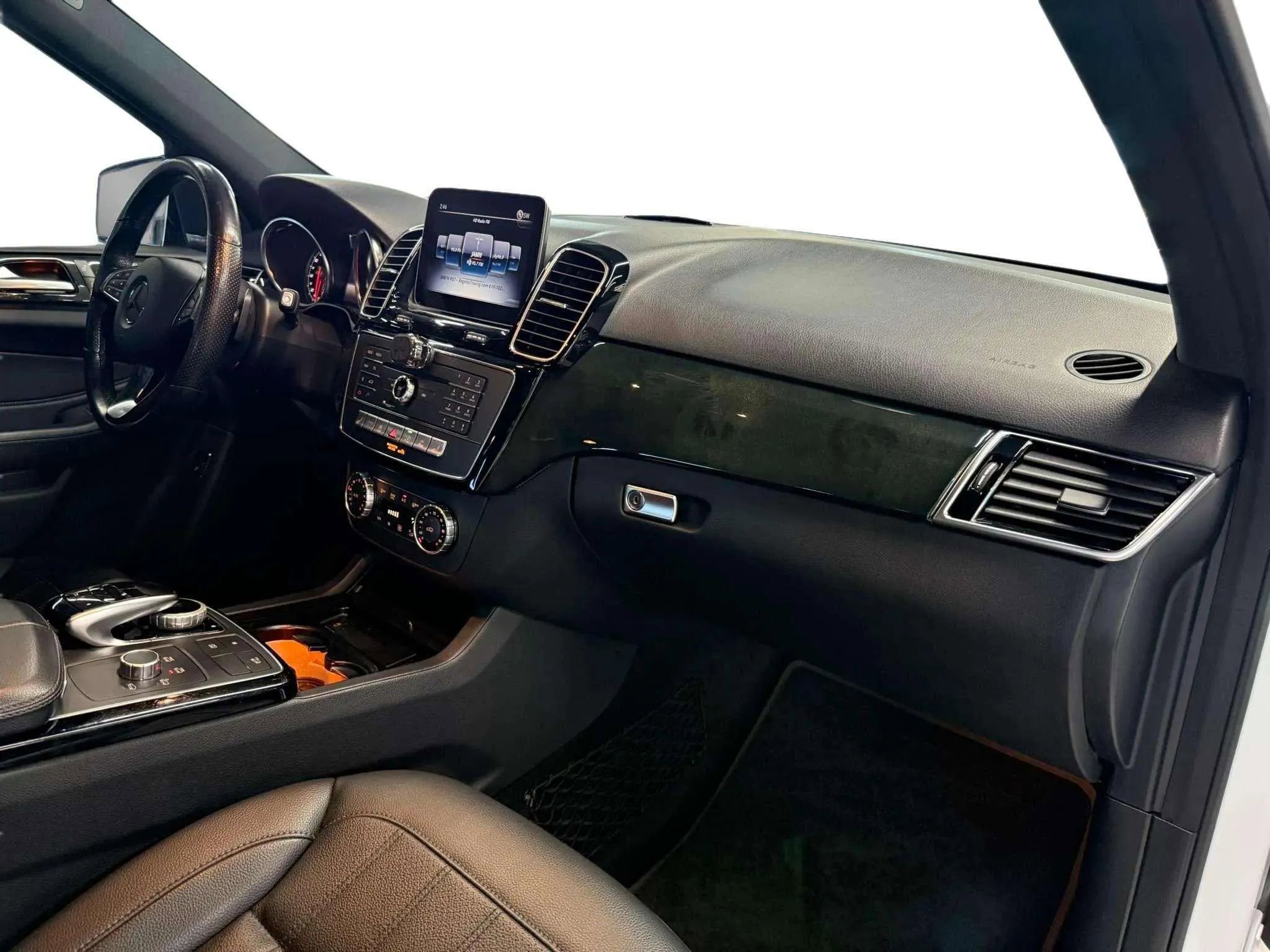 Used 2019 Mercedes-Benz GLE 400 4MATIC image 9