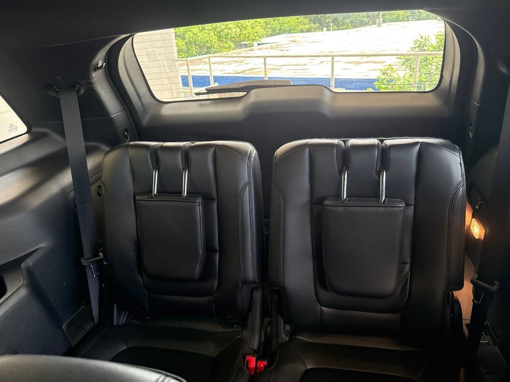 Used 2016 Ford Explorer XLT w/ Equipment Group 202A AWD/4WD image 17