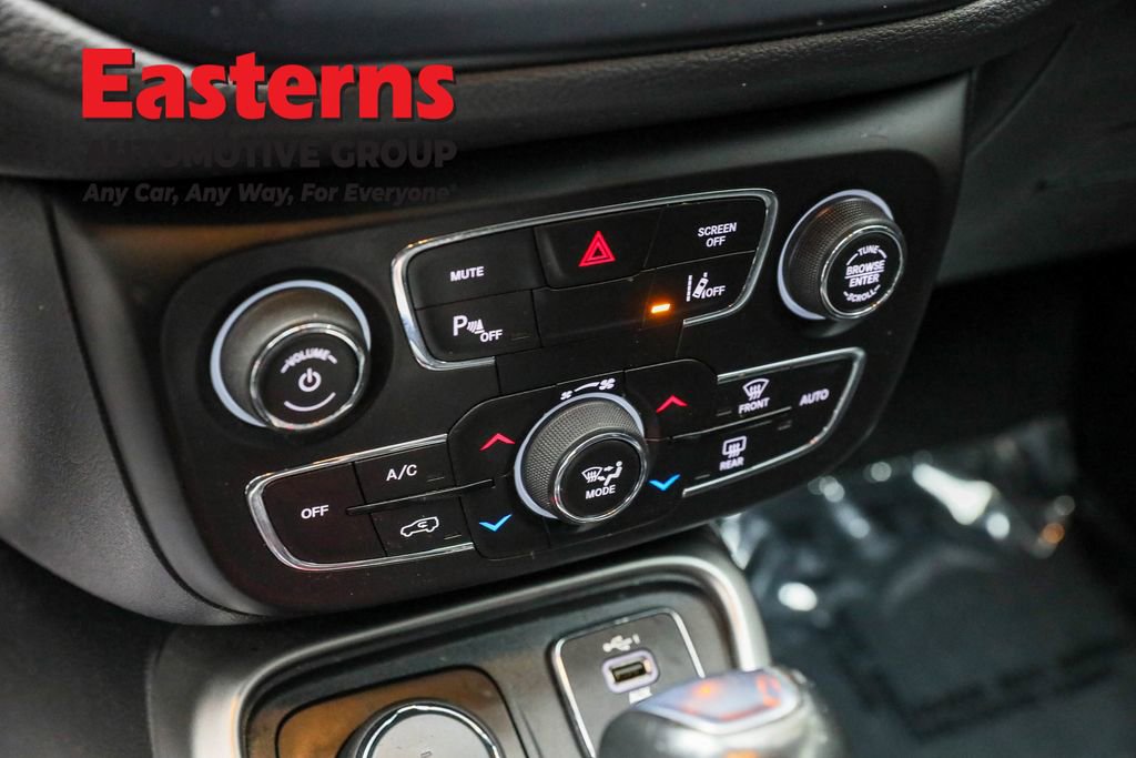 Used 2021 Jeep Compass Latitude w/ Driver Assistance Group image 20