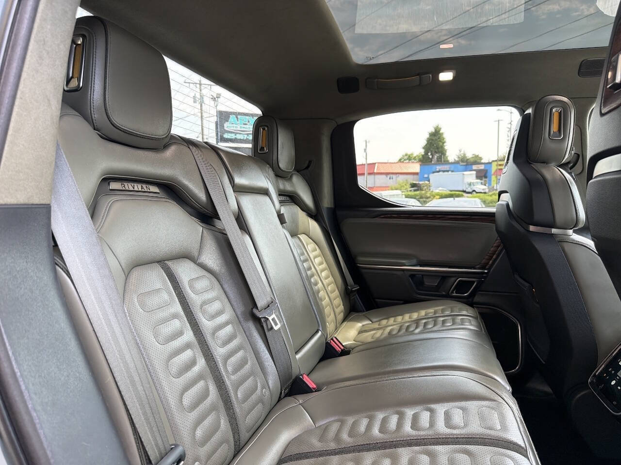 Used 2022 Rivian R1T Adventure AWD/4WD image 16