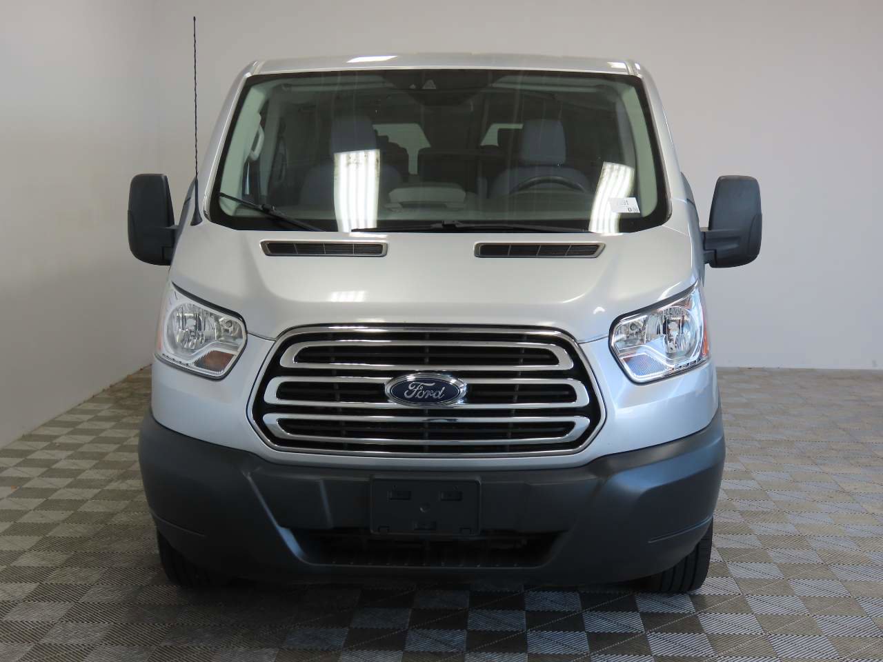 Used 2018 Ford Transit 150 XLT RWD image 2