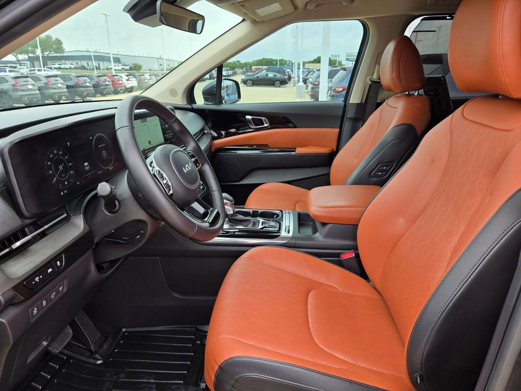 Used 2023 Kia Carnival SX image 9