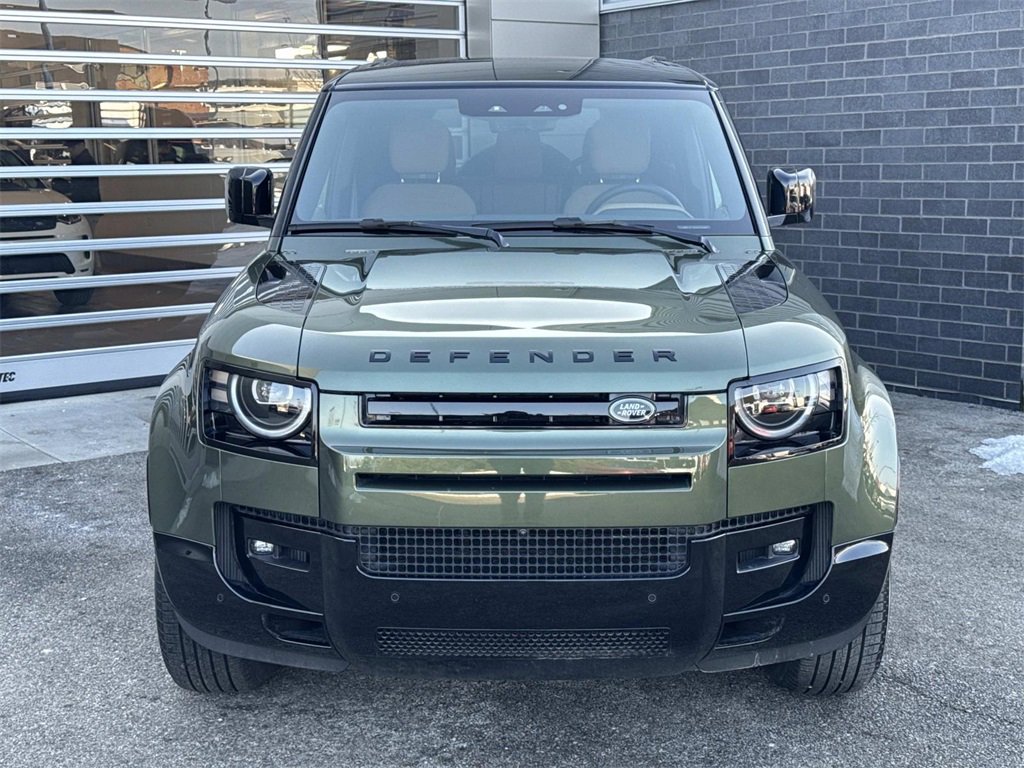 New 2026 Land Rover Defender 110 X-Dynamic SE image 2