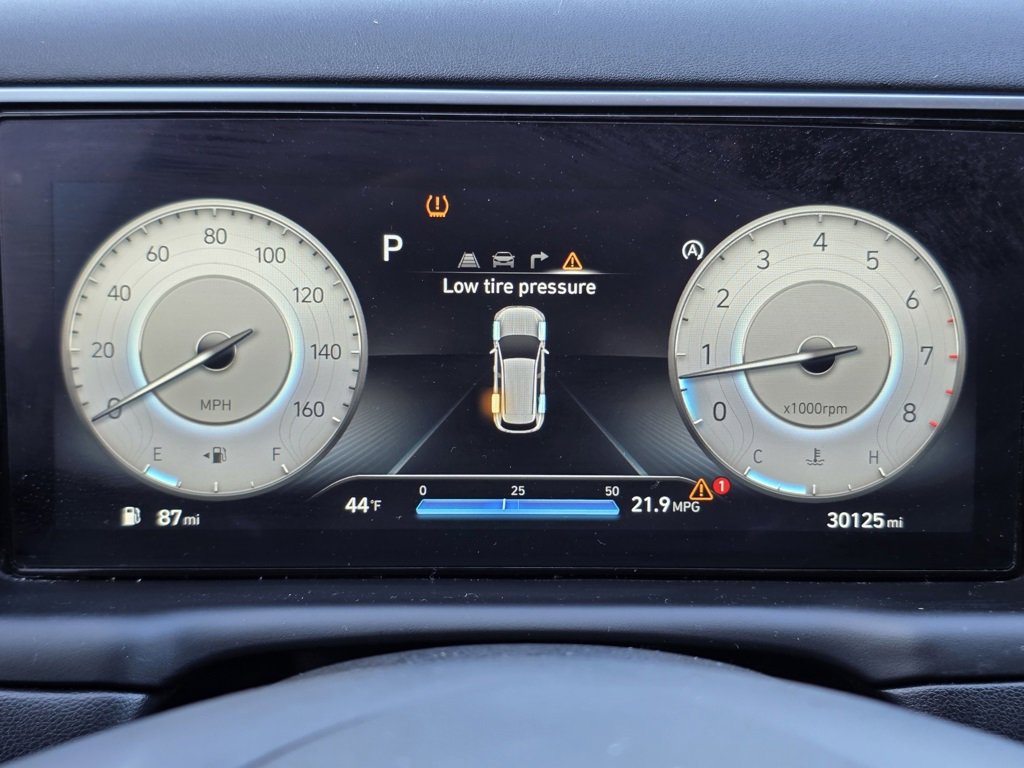 Used 2023 Hyundai Tucson Limited w/ Winter Package image 28