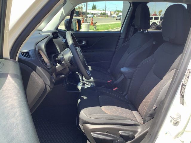 Used 2023 Jeep Renegade Latitude AWD/4WD image 8