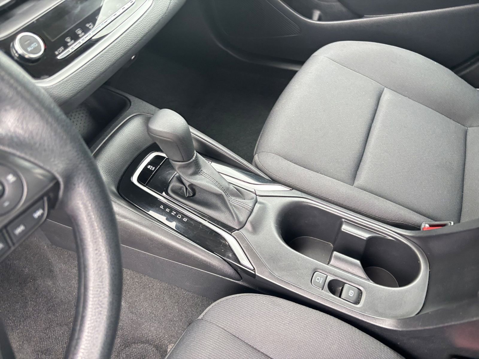 Used 2025 Toyota Corolla LE FWD image 41