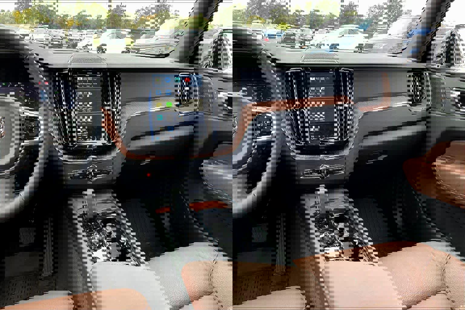 Used 2025 Volvo XC60 T8 Plus w/ Protection Package Premier image 9