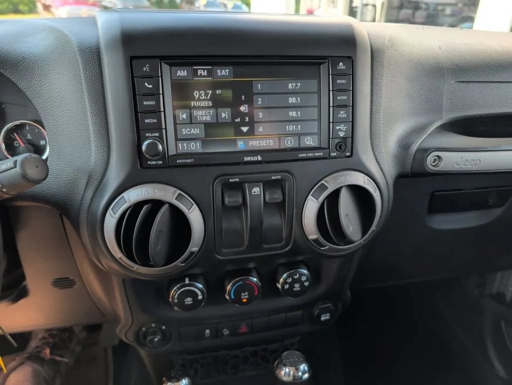 Used 2015 Jeep Wrangler Sport w/ Quick Order Package 24S AWD/4WD image 7