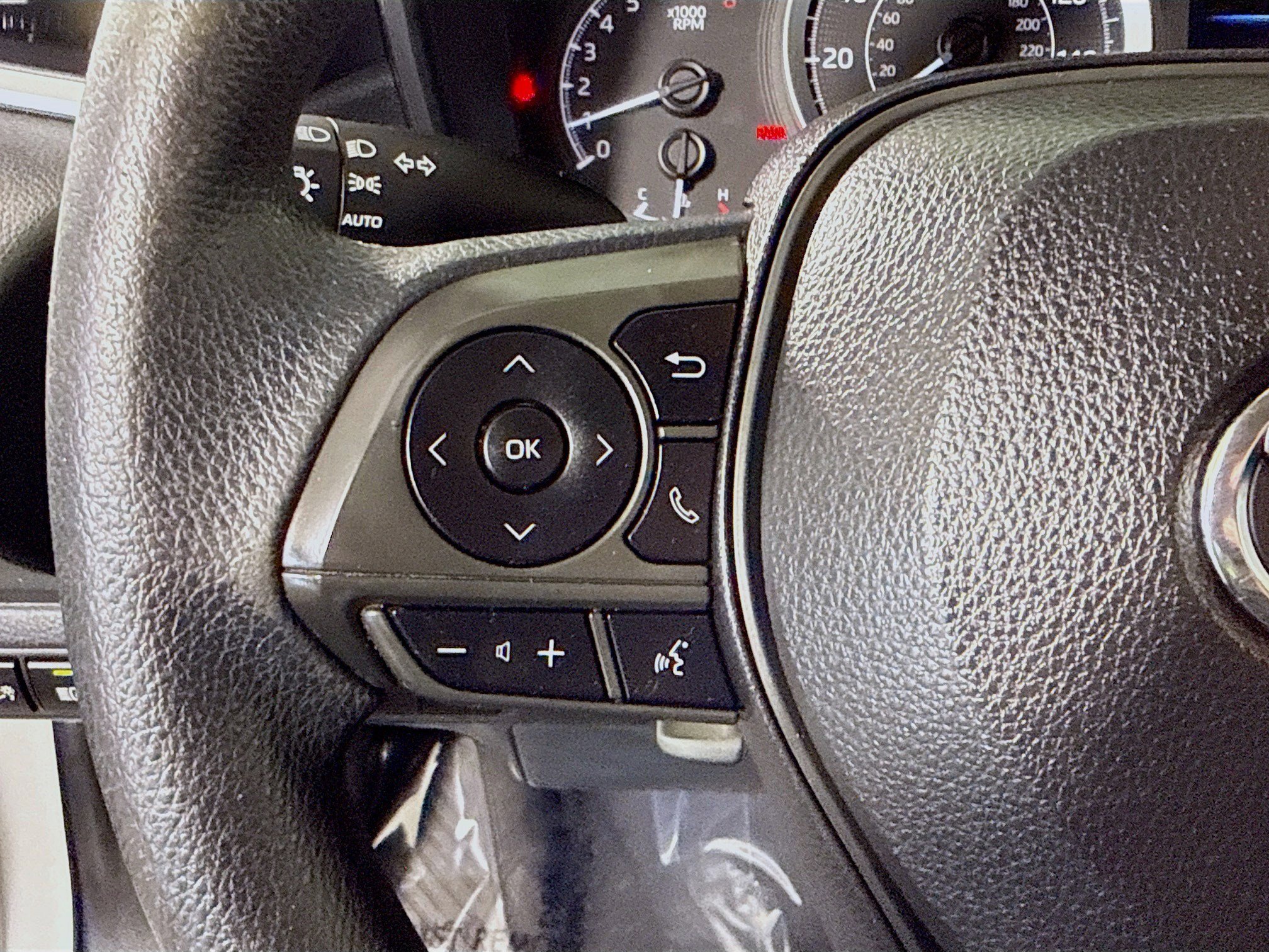 Used 2021 Toyota Corolla LE FWD image 14