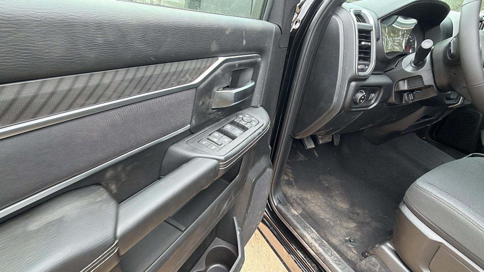 New 2026 RAM 2500 Big Horn AWD/4WD image 15