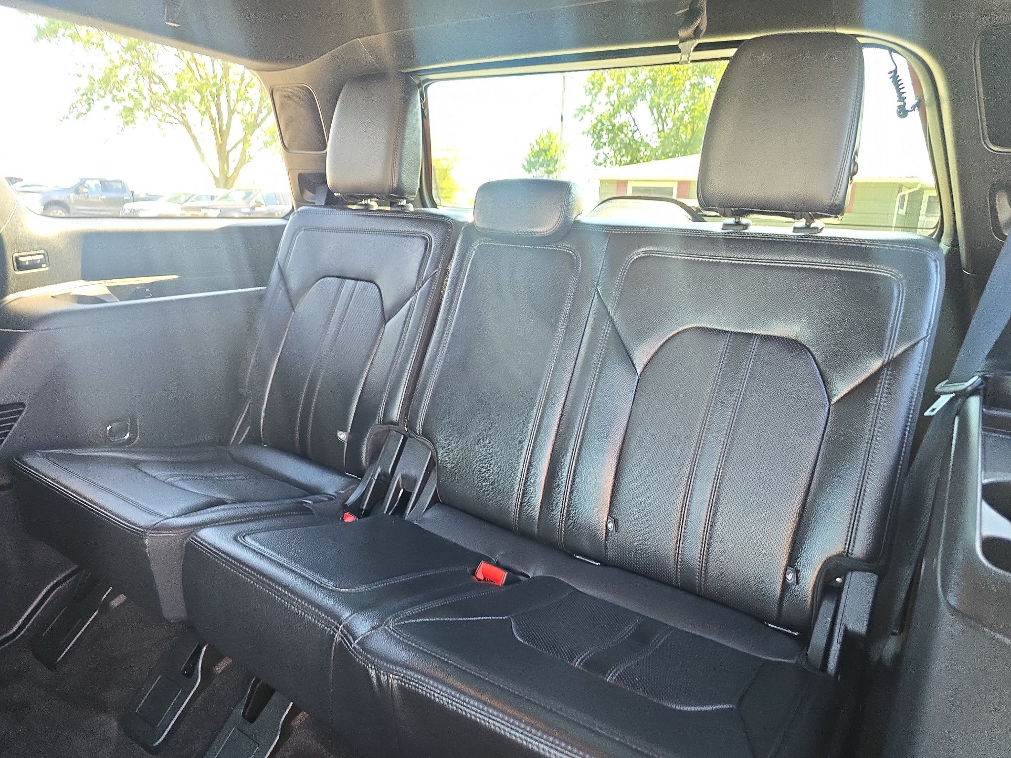 Used 2021 Ford Expedition Limited AWD/4WD image 21