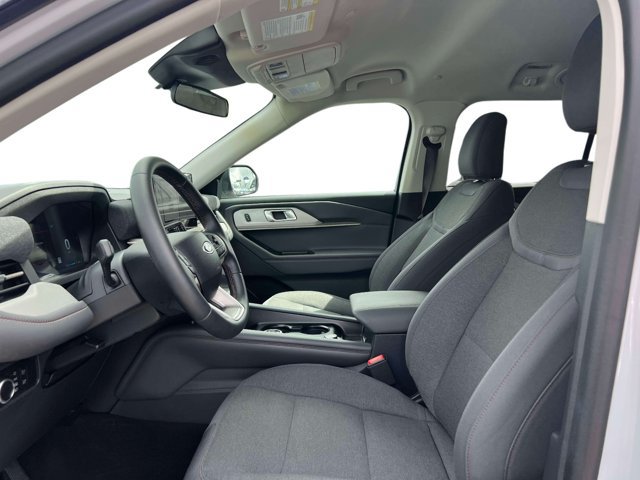 Used 2026 Ford Explorer Active AWD/4WD image 21