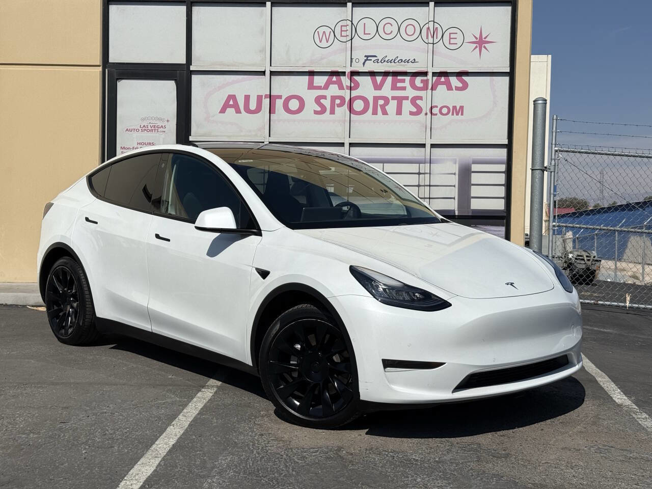 Used 2021 Tesla Model Y Long Range image 2