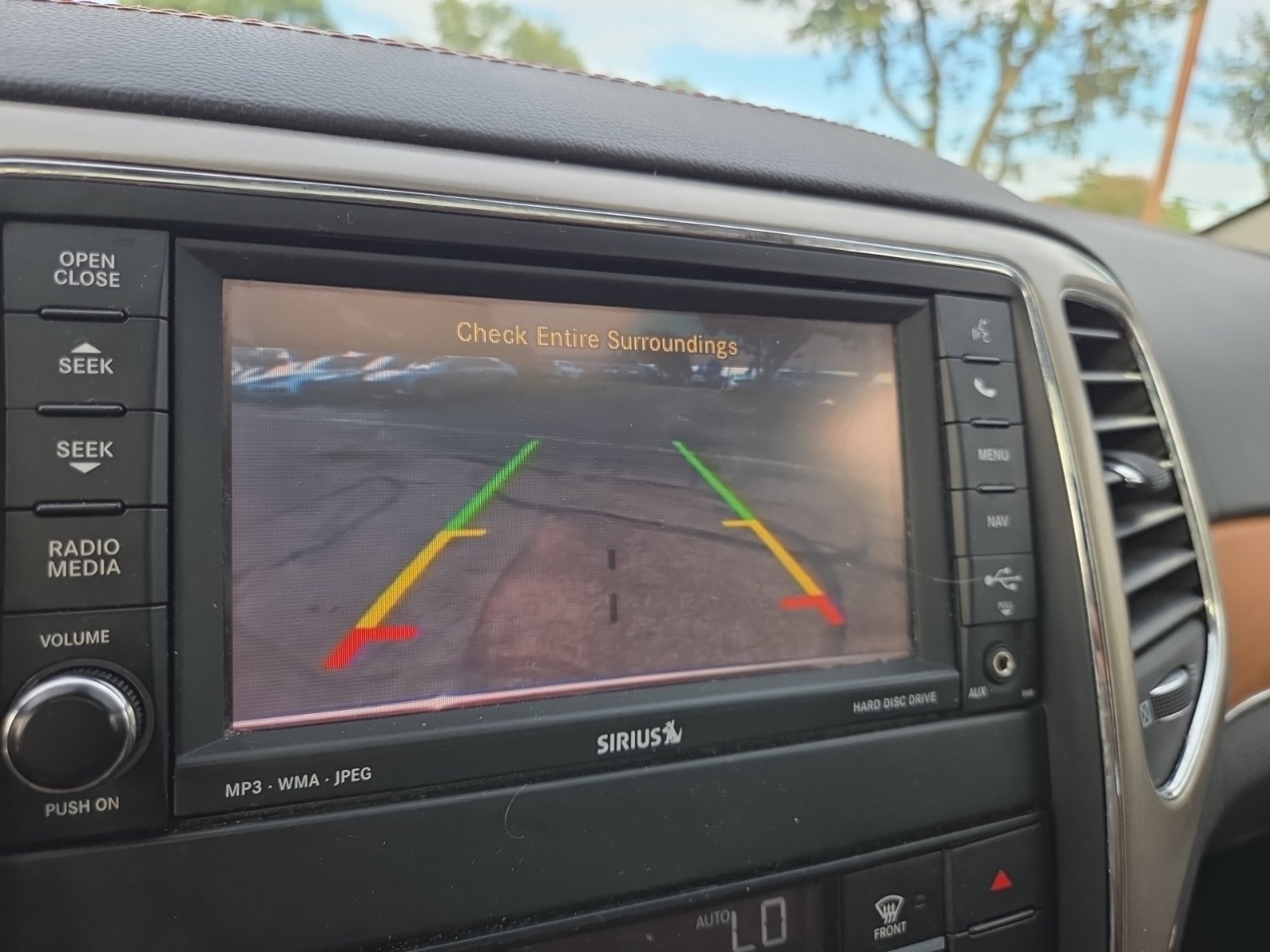 Used 2013 Jeep Grand Cherokee Overland AWD/4WD image 19
