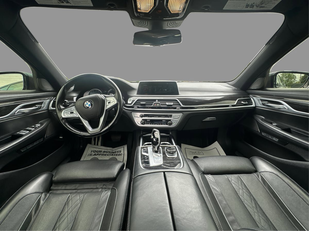 Used 2017 BMW 750i xDrive AWD/4WD image 40