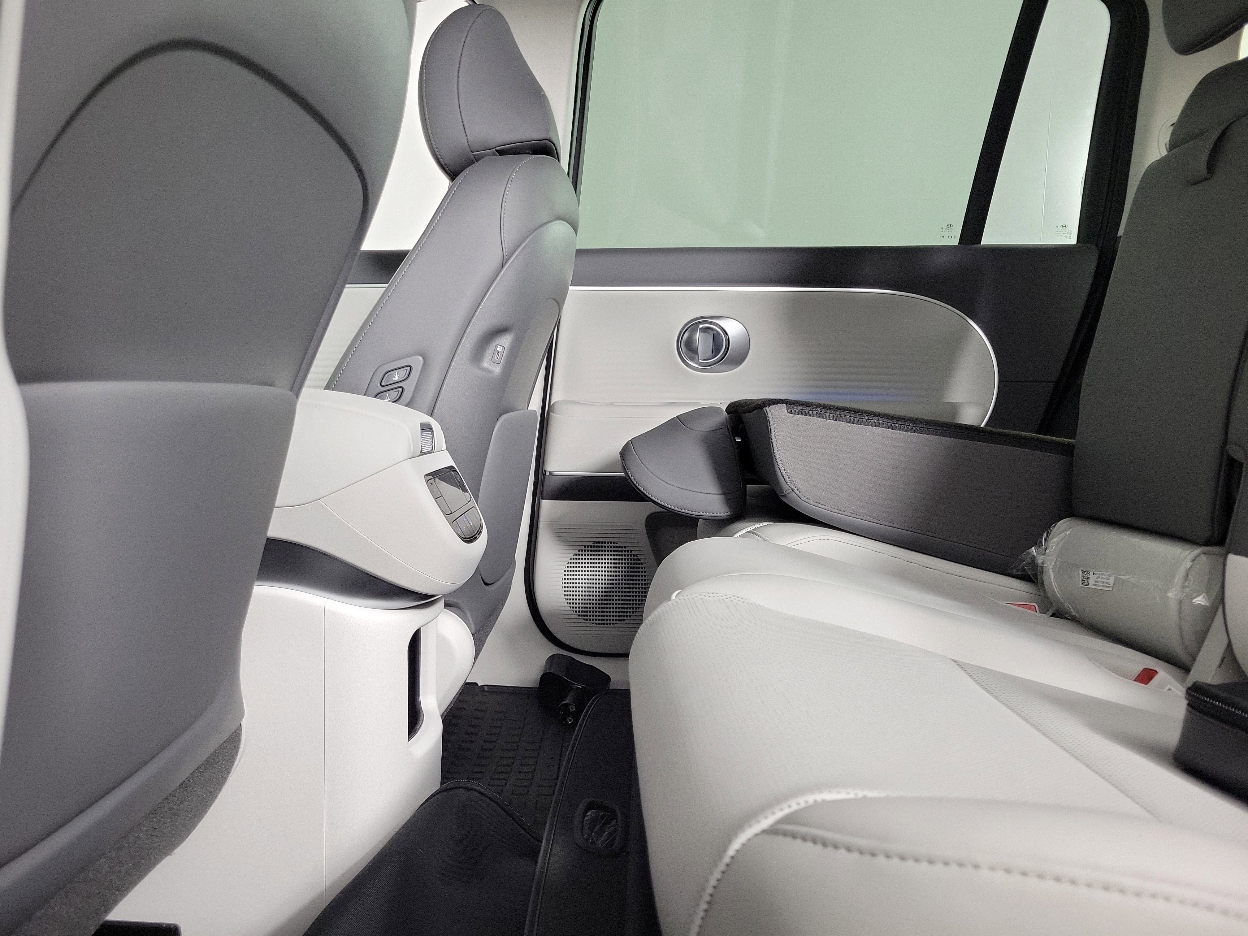 New 2026 Hyundai Ioniq 9 SEL image 32