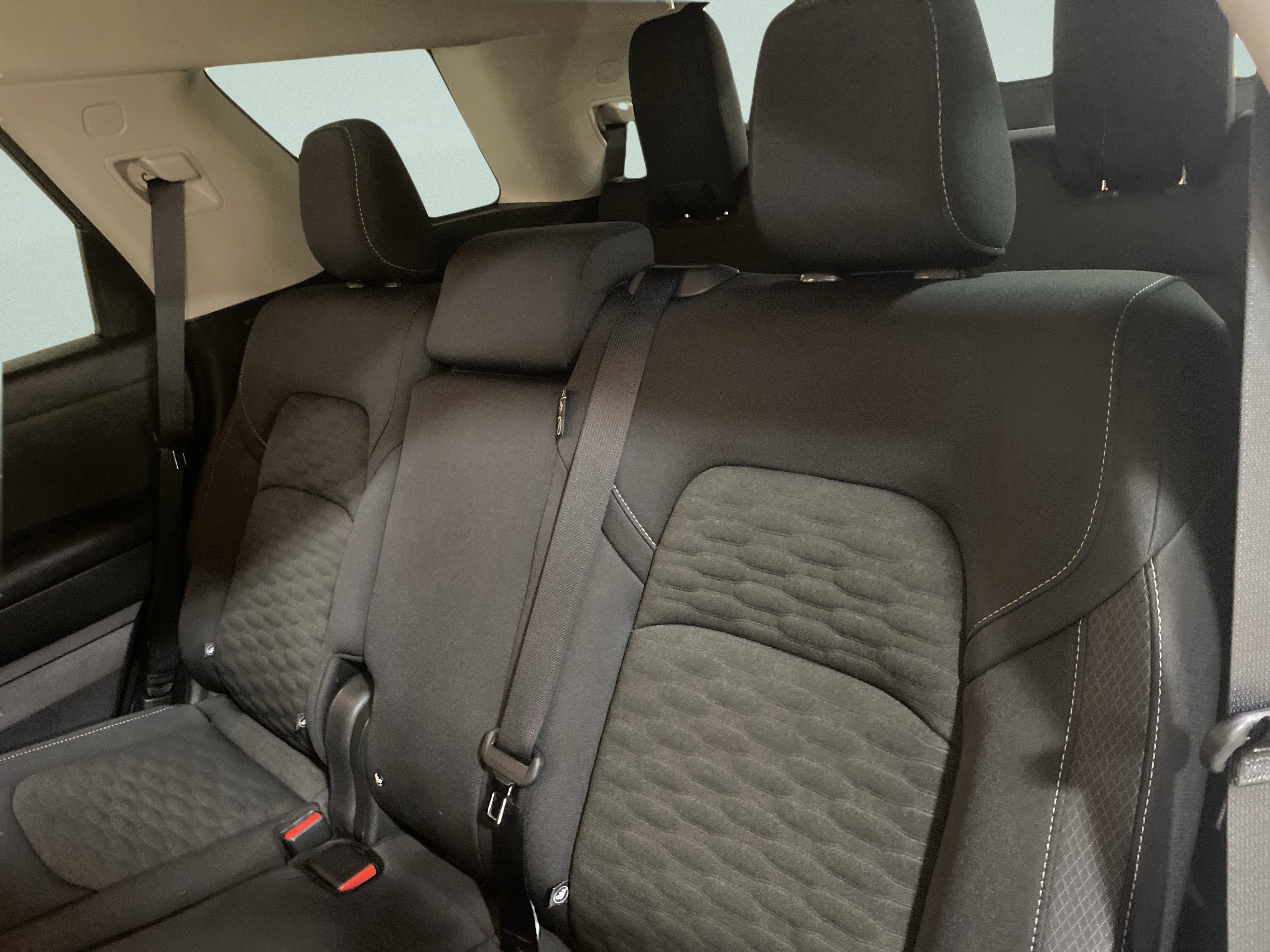 Used 2024 Nissan Pathfinder S image 11