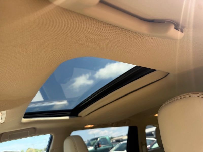 Used 2017 Toyota Highlander Limited AWD/4WD image 6