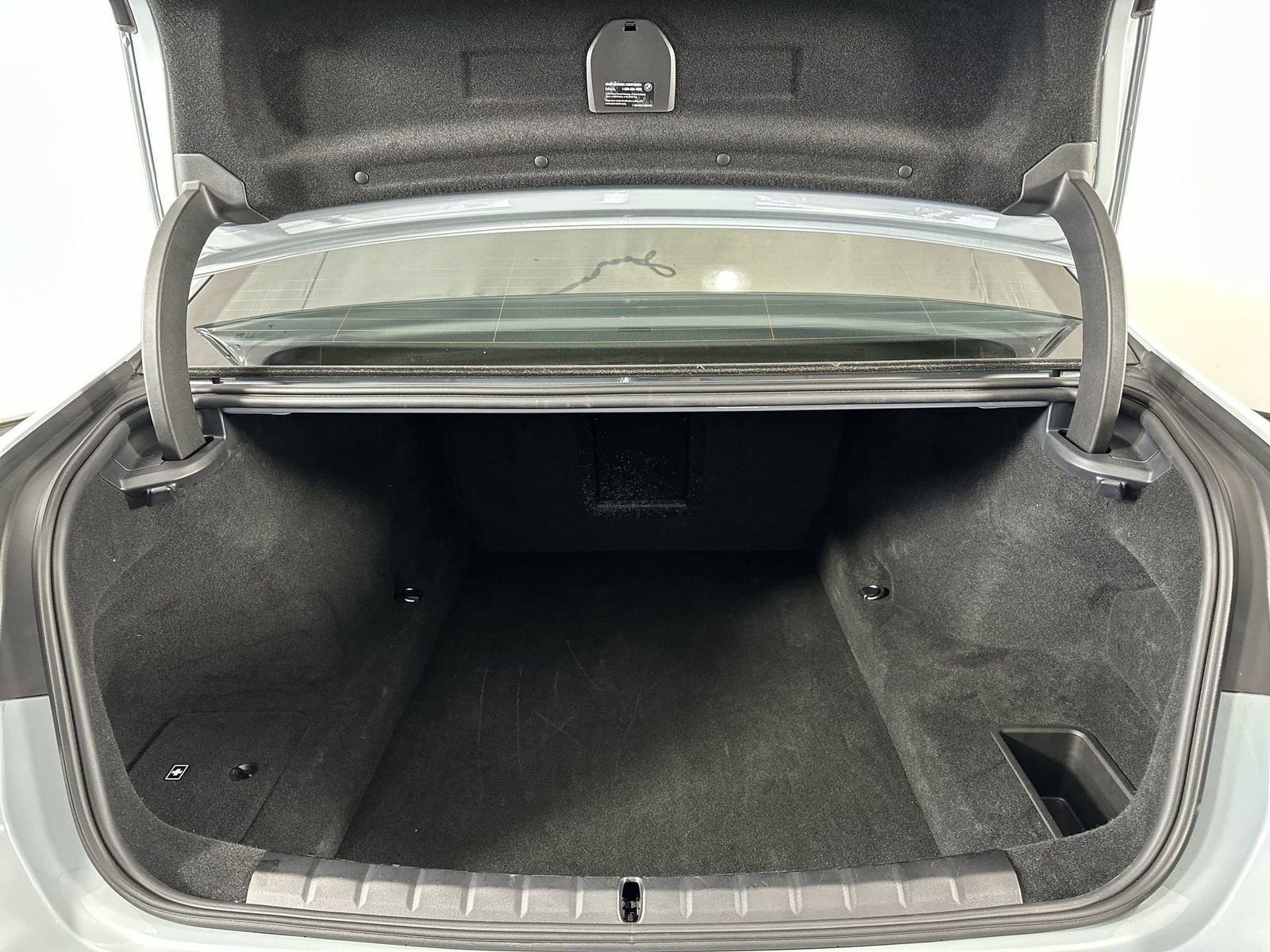 Used 2025 BMW 740i xDrive AWD/4WD image 25