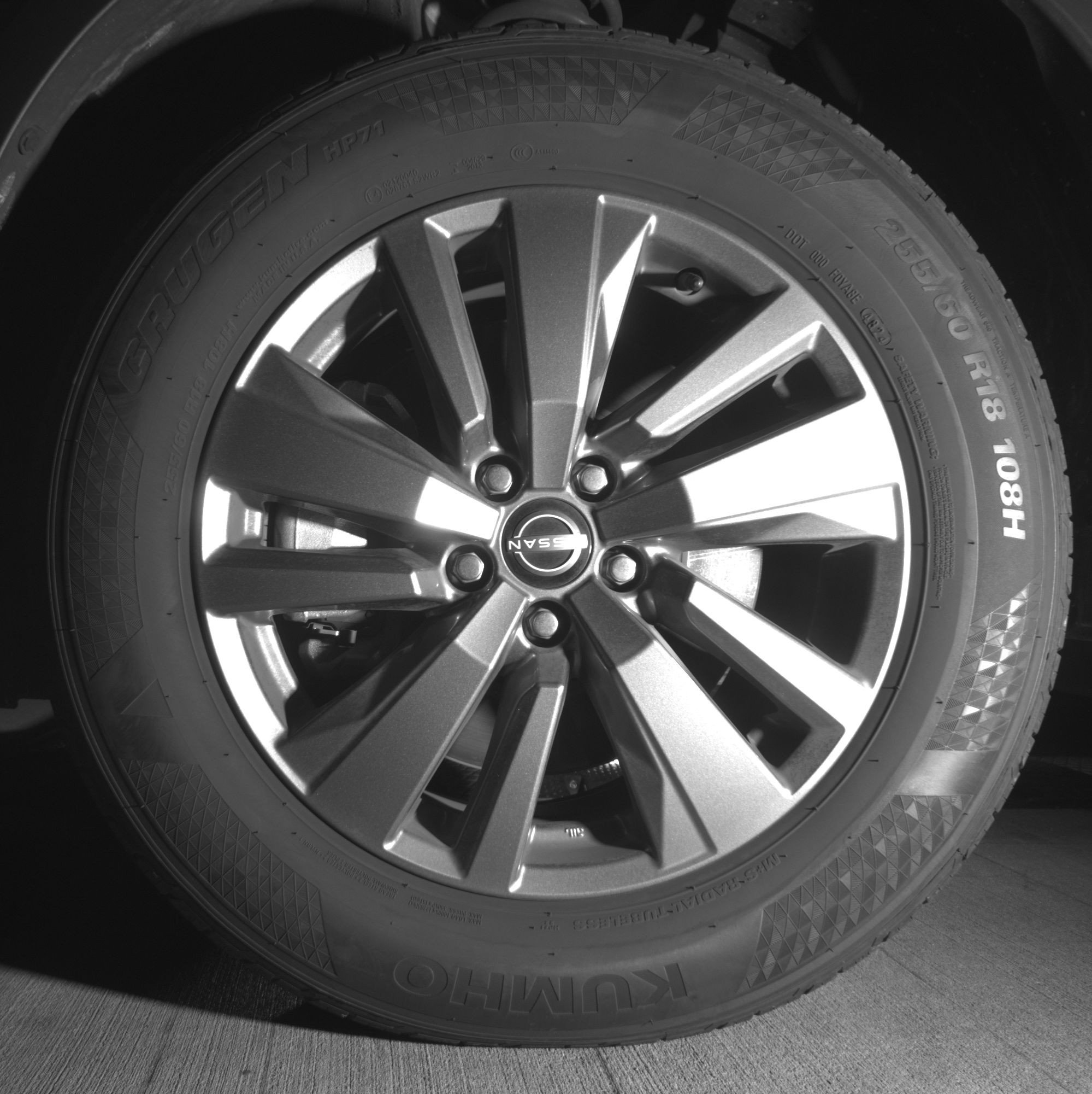 Used 2025 Nissan Pathfinder SV AWD/4WD image 12