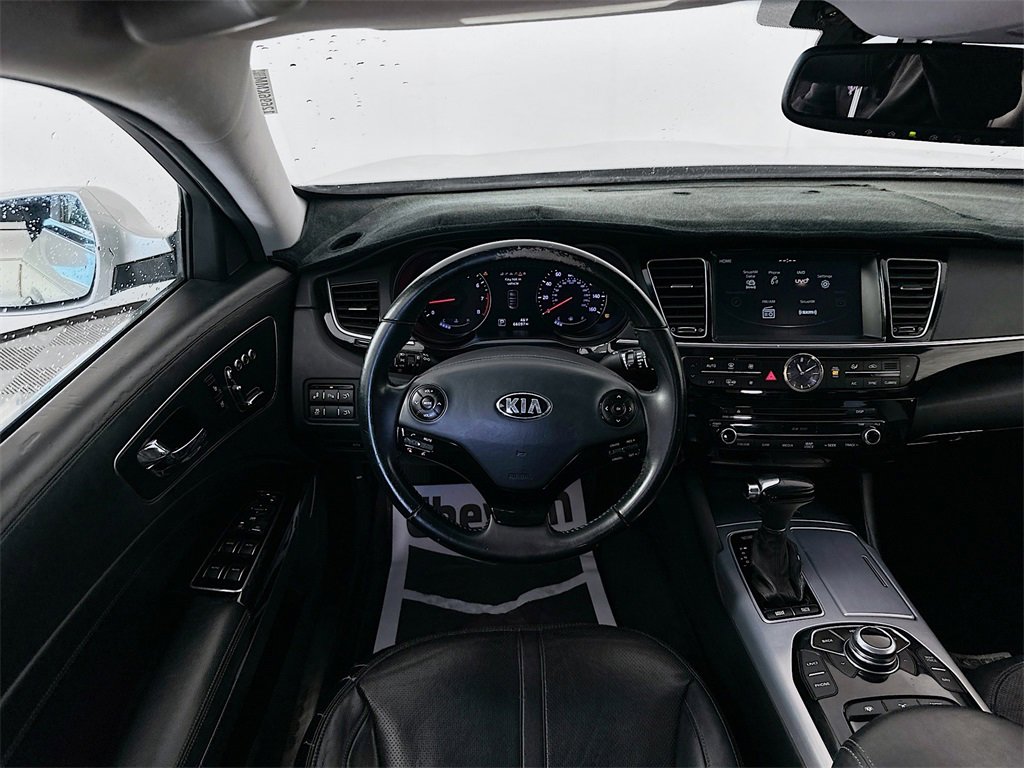 Used 2017 Kia K900 Premium image 23