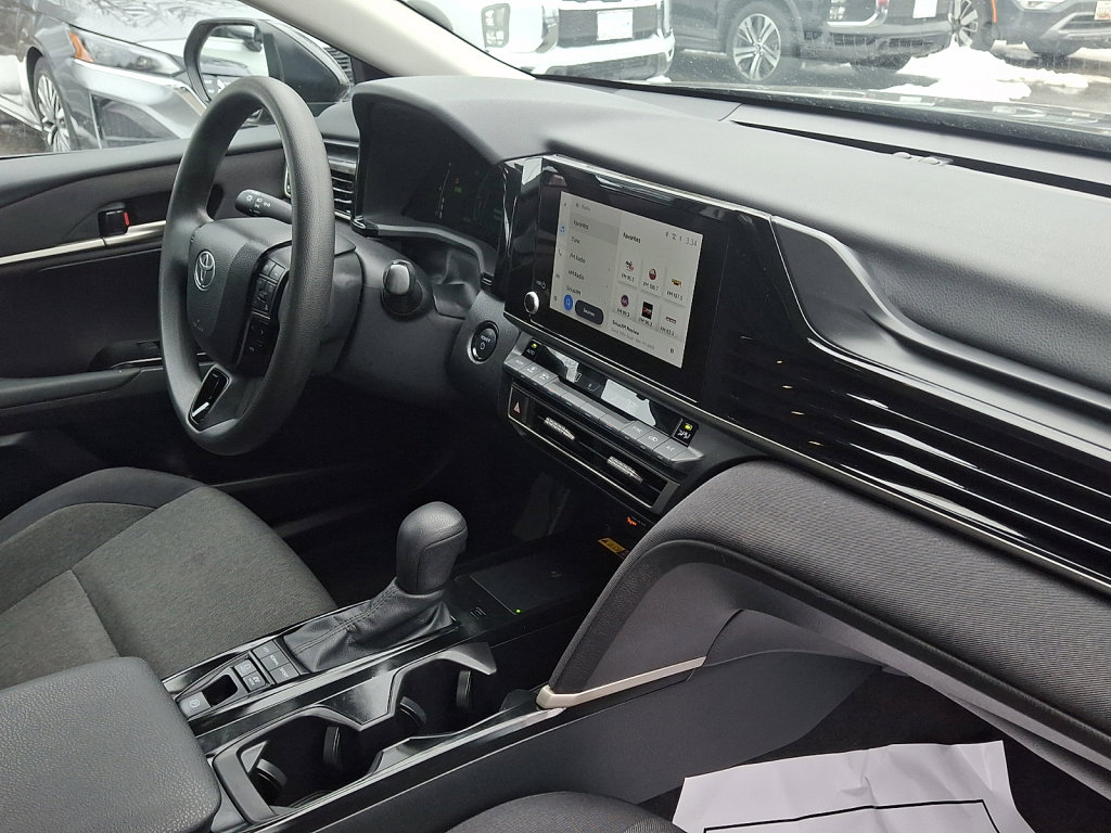 Used 2025 Toyota Camry LE image 12
